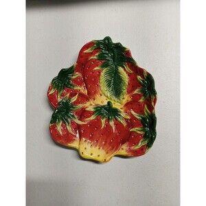 sculpted BELLA CASA Three Dimensional Strawberry Fruit Plate by GANZ